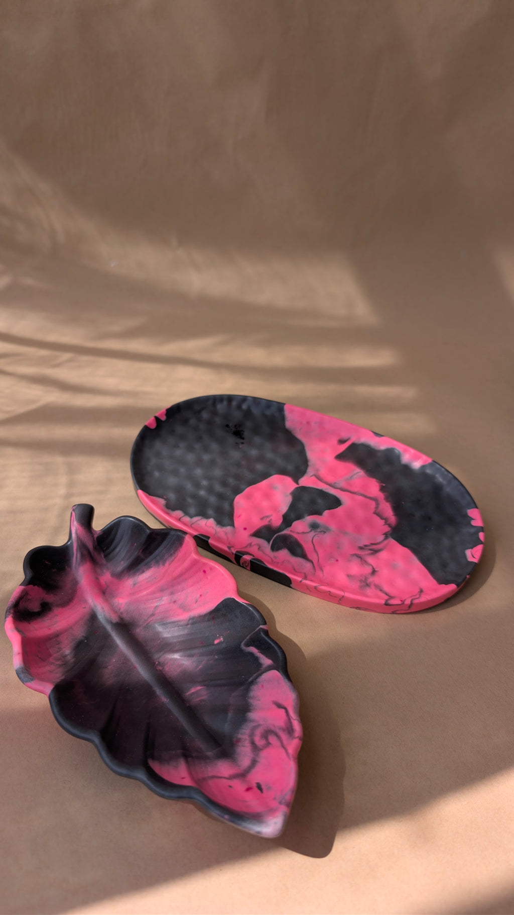 Pink Marble Leaf Dishes